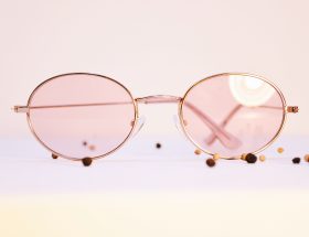 różowe Najmodniejsze okulary przeciwsłoneczne 2022