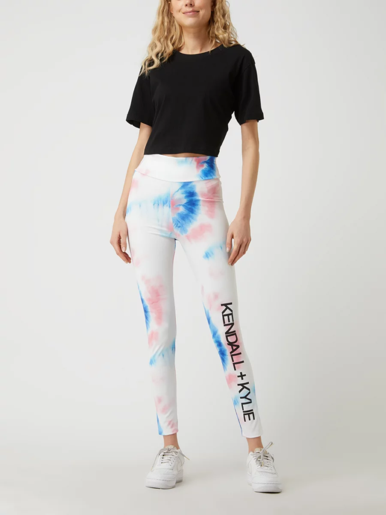 legginsy w kwiaty